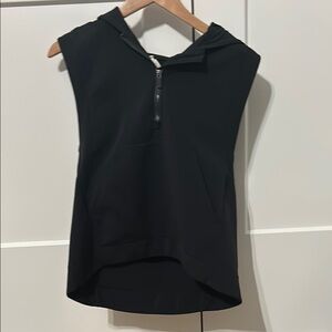 Black Sleeveless Hoodie Top